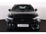 Volvo XC60 T6 Recharge AWD Ultra Black Edition - Panorama/schuifdak - IntelliSafe Assist & Surround - Harman/Kardon audio - Adaptieve LED koplampen - Parkeercamera achter - Verwarmde voorstoelen, stuur & achterbank - Parkeersensoren voor & achter - Elektr. bedienb. voorstoelen met geheugen - Head up display - Draadloze tel. lader - Extra getint glas - Inklapbare trekhaak - 21' LMV