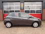Toyota Yaris 1.5 Full Hybrid Aspiration, stoel verwarming,4 seizoenbanden, navigatie,