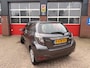 Toyota Yaris 1.5 Full Hybrid Aspiration, stoel verwarming,4 seizoenbanden, navigatie,