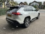 Toyota RAV4 2.5 Plug-in Hybrid AWD Bi-Tone Plus trekhaak / panoramadak / 360 monitor / stuurverwarming / JBL-audio / meest complete uitvoering / 10 jaar Toyota garantie-programma / Toyota pechhulppas / rijklaarprijs incl. garantie en onderhoud