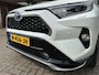 Toyota RAV4 2.5 Plug-in Hybrid AWD Bi-Tone Plus trekhaak / panoramadak / 360 monitor / stuurverwarming / JBL-audio / meest complete uitvoering / 10 jaar Toyota garantie-programma / Toyota pechhulppas / rijklaarprijs incl. garantie en onderhoud