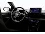Toyota Yaris 1.5 Hybrid Launch Edition | Trekhaak | Dodehoek detectie | Head-up display | Stoelverwarming | Apple Carplay / Android Auto | Parkeersensoren voor/achter | 17 inch