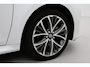 Toyota Yaris 1.5 Hybrid Launch Edition | Trekhaak | Dodehoek detectie | Head-up display | Stoelverwarming | Apple Carplay / Android Auto | Parkeersensoren voor/achter | 17 inch