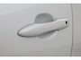 Toyota Yaris 1.5 Hybrid Launch Edition | Trekhaak | Dodehoek detectie | Head-up display | Stoelverwarming | Apple Carplay / Android Auto | Parkeersensoren voor/achter | 17 inch
