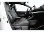Toyota Yaris 1.5 Hybrid Launch Edition | Trekhaak | Dodehoek detectie | Head-up display | Stoelverwarming | Apple Carplay / Android Auto | Parkeersensoren voor/achter | 17 inch