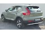 Volvo XC40 1.5 T4 Phev Core Bright Park assist pack - Camera achter - Model jaar 2023 - Climate - Keyless - PDC voor en achter - 18" Wielen - R7C000 Interieur – Full led koplampen – Donkere hemel - Telefoon lader - Elektrisch bedienbare achterklep met sensorsturing