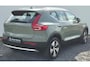 Volvo XC40 1.5 T4 Phev Core Bright Park assist pack - Camera achter - Model jaar 2023 - Climate - Keyless - PDC voor en achter - 18" Wielen - R7C000 Interieur – Full led koplampen – Donkere hemel - Telefoon lader - Elektrisch bedienbare achterklep met sensorsturing