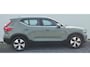 Volvo XC40 1.5 T4 Phev Core Bright Park assist pack - Camera achter - Model jaar 2023 - Climate - Keyless - PDC voor en achter - 18" Wielen - R7C000 Interieur – Full led koplampen – Donkere hemel - Telefoon lader - Elektrisch bedienbare achterklep met sensorsturing