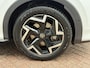 Volkswagen T-Roc 1.5 eTsi R-Line First Edition Automaat | Adaptieve Cruise Control | Achteruitrijcamera | Navigatie |