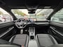 Volkswagen T-Roc 1.5 eTsi R-Line First Edition Automaat | Adaptieve Cruise Control | Achteruitrijcamera | Navigatie |