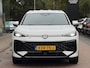 Volkswagen T-Roc 1.5 eTsi R-Line First Edition Automaat | Adaptieve Cruise Control | Achteruitrijcamera | Navigatie |
