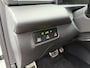 Volkswagen T-Roc 1.5 eTsi R-Line First Edition Automaat | Adaptieve Cruise Control | Achteruitrijcamera | Navigatie |