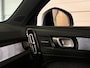 Volvo EX40 Single Motor Extended Range Ultra Black Ed. 82 kWh | Vol! | 100% SoH | Trekhaak | Schuifdak | 360° Camera | Harman Kardon | Pixel LED koplampen meesturend | Adaptieve Cruise Control | Bestuurdersstoel elektrisch geheugen | Stoel en Stuurwielverwarming | 20 Inch | Passagiersstoel elektrisch | Microtech / alcantara bekleding | Zitting verlenging voorstoelen | Pilot Assist | BLIS Dode Hoek Detectie | Warmtepomp | Google Infotainment | Keyless Drive | Verlichtingspack 2 | Parkeersensoren voor+achter | Privacy Glass | Elektrisch bedienbare achterklep | Breedstralers in voorbumper | Alarm Klasse III | Draadloos telefoon opladen | DAB Radio | Apple Carplay/Android Auto | Volvo On Call met mobiele App functie | Onyx Black Metallic |
