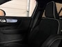 Volvo EX40 Single Motor Extended Range Ultra Black Ed. 82 kWh | Vol! | 100% SoH | Trekhaak | Schuifdak | 360° Camera | Harman Kardon | Pixel LED koplampen meesturend | Adaptieve Cruise Control | Bestuurdersstoel elektrisch geheugen | Stoel en Stuurwielverwarming | 20 Inch | Passagiersstoel elektrisch | Microtech / alcantara bekleding | Zitting verlenging voorstoelen | Pilot Assist | BLIS Dode Hoek Detectie | Warmtepomp | Google Infotainment | Keyless Drive | Verlichtingspack 2 | Parkeersensoren voor+achter | Privacy Glass | Elektrisch bedienbare achterklep | Breedstralers in voorbumper | Alarm Klasse III | Draadloos telefoon opladen | DAB Radio | Apple Carplay/Android Auto | Volvo On Call met mobiele App functie | Onyx Black Metallic |