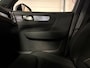 Volvo EX40 Single Motor Extended Range Ultra Black Ed. 82 kWh | Vol! | 100% SoH | Trekhaak | Schuifdak | 360° Camera | Harman Kardon | Pixel LED koplampen meesturend | Adaptieve Cruise Control | Bestuurdersstoel elektrisch geheugen | Stoel en Stuurwielverwarming | 20 Inch | Passagiersstoel elektrisch | Microtech / alcantara bekleding | Zitting verlenging voorstoelen | Pilot Assist | BLIS Dode Hoek Detectie | Warmtepomp | Google Infotainment | Keyless Drive | Verlichtingspack 2 | Parkeersensoren voor+achter | Privacy Glass | Elektrisch bedienbare achterklep | Breedstralers in voorbumper | Alarm Klasse III | Draadloos telefoon opladen | DAB Radio | Apple Carplay/Android Auto | Volvo On Call met mobiele App functie | Onyx Black Metallic |