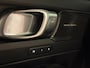 Volvo EX40 Single Motor Extended Range Ultra Black Ed. 82 kWh | Vol! | 100% SoH | Trekhaak | Schuifdak | 360° Camera | Harman Kardon | Pixel LED koplampen meesturend | Adaptieve Cruise Control | Bestuurdersstoel elektrisch geheugen | Stoel en Stuurwielverwarming | 20 Inch | Passagiersstoel elektrisch | Microtech / alcantara bekleding | Zitting verlenging voorstoelen | Pilot Assist | BLIS Dode Hoek Detectie | Warmtepomp | Google Infotainment | Keyless Drive | Verlichtingspack 2 | Parkeersensoren voor+achter | Privacy Glass | Elektrisch bedienbare achterklep | Breedstralers in voorbumper | Alarm Klasse III | Draadloos telefoon opladen | DAB Radio | Apple Carplay/Android Auto | Volvo On Call met mobiele App functie | Onyx Black Metallic |