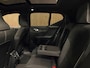 Volvo EX40 Single Motor Extended Range Ultra Black Ed. 82 kWh | Vol! | 100% SoH | Trekhaak | Schuifdak | 360° Camera | Harman Kardon | Pixel LED koplampen meesturend | Adaptieve Cruise Control | Bestuurdersstoel elektrisch geheugen | Stoel en Stuurwielverwarming | 20 Inch | Passagiersstoel elektrisch | Microtech / alcantara bekleding | Zitting verlenging voorstoelen | Pilot Assist | BLIS Dode Hoek Detectie | Warmtepomp | Google Infotainment | Keyless Drive | Verlichtingspack 2 | Parkeersensoren voor+achter | Privacy Glass | Elektrisch bedienbare achterklep | Breedstralers in voorbumper | Alarm Klasse III | Draadloos telefoon opladen | DAB Radio | Apple Carplay/Android Auto | Volvo On Call met mobiele App functie | Onyx Black Metallic |