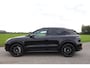 Porsche Cayenne 4.0 Turbo | FULL OPTION | Softclose | Panoramadak | Trekhaak | Massage | PSCB | PASM | Achterasbesturing | BOSE |