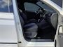 Volkswagen Tiguan 1.5 TSI R-Line Business+ 150 pk AUT. | panoramadak | black style | trekhaak | virtual cockpit | navigatie | IQ light