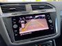 Volkswagen Tiguan 1.5 TSI R-Line Business+ 150 pk AUT. | panoramadak | black style | trekhaak | virtual cockpit | navigatie | IQ light