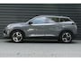 Peugeot e-2008 EV 156PK 54KWH ALLURE AUTOMAAT / CAMERA V+A / 17"LMV / SOH 97% / FULL-LED / NAVI / CLIMA / PDC / ADAPT. CRUISECONTROL / 1E EIGENAAR / SCHITTERENDE STAAT !!