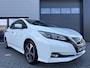 Nissan Leaf N-Connecta 40 kWh ✓SOH 88.6% ✓Navigatie ✓360° Camera ✓BLIS ✓Adaptive Cruise ✓Apple Carplay & Android auto ✓Stuur- Stoelverwarming ✓Parkeersensoren ✓Lichtmetaal