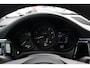 Porsche Macan 2.0 T / Trekhaak / Panoramadak / Camera / Luchtvering / Keyless / 21'' / Adaptieve Stoelen / Sportchrono / CarPlay / Stoel+Stuurverwarming / Dodehoek / DAB / ACC