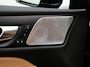 Volvo V60 T6 PLUG-IN HYBRID ULTRA BRIGHT B&W AUDIO SCHUIFDAK MASSAGE 360GR CAM