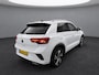 Volkswagen T-Roc 1.0 TSI R-Line / Digitaal dashboard / Navigatie  / App connect / Parkeersensoren V+A /