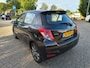 Toyota Yaris 1.3 VVT-i Dynamic zeer complete yaris met cruise controle,navigatie en achteruitrijcamera!