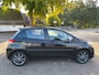 Toyota Yaris 1.3 VVT-i Dynamic zeer complete yaris met cruise controle,navigatie en achteruitrijcamera!