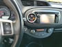 Toyota Yaris 1.3 VVT-i Dynamic zeer complete yaris met cruise controle,navigatie en achteruitrijcamera!