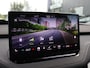 Skoda Enyaq iV 80 Loft 204 pk | Trekhaak | Led Matrix | ACC | Head Up | Voorstoelen met Geheugen | Navigatie | SmartLink | Stoelverwarming | Elektrische Klep | Camera |