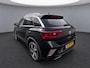 Volkswagen T-Roc 1.5 TSI R-Line Business+ / Digitaal dashboard / Navigatie / App connect / Camera / Parkeersensoren V+A /