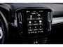 Volvo XC40 2.0 B3 Plus Black Edition | Adaptieve Cruise Control | 20" Velgen | Harman Kardon Audio | Stoel-/Stuurverwarming | Dodehoek Detectie | Parkeercamera | Nubuck Bekleding | Apple CarPlay |