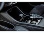 Volvo XC40 2.0 B3 Plus Black Edition | Adaptieve Cruise Control | 20" Velgen | Harman Kardon Audio | Stoel-/Stuurverwarming | Dodehoek Detectie | Parkeercamera | Nubuck Bekleding | Apple CarPlay |
