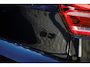 Volvo XC40 2.0 B3 Plus Black Edition | Adaptieve Cruise Control | 20" Velgen | Harman Kardon Audio | Stoel-/Stuurverwarming | Dodehoek Detectie | Parkeercamera | Nubuck Bekleding | Apple CarPlay |
