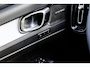 Volvo XC40 2.0 B3 Plus Black Edition | Adaptieve Cruise Control | 20" Velgen | Harman Kardon Audio | Stoel-/Stuurverwarming | Dodehoek Detectie | Parkeercamera | Nubuck Bekleding | Apple CarPlay |