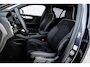Volvo XC40 2.0 B3 Plus Black Edition | Adaptieve Cruise Control | 20" Velgen | Harman Kardon Audio | Stoel-/Stuurverwarming | Dodehoek Detectie | Parkeercamera | Nubuck Bekleding | Apple CarPlay |