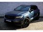 Volvo XC40 2.0 B3 Plus Black Edition | Adaptieve Cruise Control | 20" Velgen | Harman Kardon Audio | Stoel-/Stuurverwarming | Dodehoek Detectie | Parkeercamera | Nubuck Bekleding | Apple CarPlay |