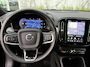 Volvo XC40 2.0 B3 Plus Black Edition | Adaptieve Cruise Control | 20" Velgen | Harman Kardon Audio | Stoel-/Stuurverwarming | Dodehoek Detectie | Parkeercamera | Nubuck Bekleding | Apple CarPlay |