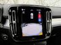 Volvo XC40 2.0 B3 Plus Black Edition | Adaptieve Cruise Control | 20" Velgen | Harman Kardon Audio | Stoel-/Stuurverwarming | Dodehoek Detectie | Parkeercamera | Nubuck Bekleding | Apple CarPlay |