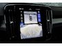 Volvo XC40 2.0 B3 Plus Black Edition | Adaptieve Cruise Control | Trekhaak | 20" Velgen | Pixel LED Koplampen | Harman Kardon Audio | Stoel-/Stuurverwarming | Dodehoek Detectie | 360° Parkeercamera | Nubuck Bekleding | Apple CarPlay |
