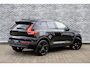 Volvo XC40 2.0 B3 Plus Black Edition | Adaptieve Cruise Control | Trekhaak | 20" Velgen | Pixel LED Koplampen | Harman Kardon Audio | Stoel-/Stuurverwarming | Dodehoek Detectie | 360° Parkeercamera | Nubuck Bekleding | Apple CarPlay |