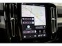 Volvo XC40 2.0 B3 Plus Black Edition | Adaptieve Cruise Control | Trekhaak | 20" Velgen | Pixel LED Koplampen | Harman Kardon Audio | Stoel-/Stuurverwarming | Dodehoek Detectie | 360° Parkeercamera | Nubuck Bekleding | Apple CarPlay |