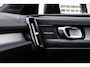 Volvo XC40 2.0 B3 Plus Black Edition | Adaptieve Cruise Control | Trekhaak | 20" Velgen | Pixel LED Koplampen | Harman Kardon Audio | Stoel-/Stuurverwarming | Dodehoek Detectie | 360° Parkeercamera | Nubuck Bekleding | Apple CarPlay |