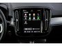 Volvo XC40 2.0 B3 Plus Black Edition | Adaptieve Cruise Control | 20" Velgen | Harman Kardon Audio | Stoel-/Stuurverwarming | Dodehoek Detectie | Parkeercamera | Nubuck Bekleding | Apple CarPlay |