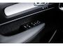 Volvo XC40 2.0 B3 Plus Black Edition | Adaptieve Cruise Control | 20" Velgen | Harman Kardon Audio | Stoel-/Stuurverwarming | Dodehoek Detectie | Parkeercamera | Nubuck Bekleding | Apple CarPlay |