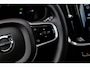 Volvo V60 T8 Plug-in Hybrid AWD Plus Dark | PHEV Long Range | Trekhaak | Sportstoelen | Panoramadak | Harman Kardon Audio | Head-up Display | 360 Graden Camera | Stoelverwarming voor en achter | Keyless Entry | Elektrische Achterklep | Elektrisch Verstelbare Voorstoelen | Cruise Control Adaptief | BLIS | Google Navigatie | Apple Carplay | Android Auto