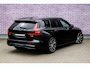 Volvo V60 T8 Plug-in Hybrid AWD Plus Dark | PHEV Long Range | Trekhaak | Sportstoelen | Panoramadak | Harman Kardon Audio | Head-up Display | 360 Graden Camera | Stoelverwarming voor en achter | Keyless Entry | Elektrische Achterklep | Elektrisch Verstelbare Voorstoelen | Cruise Control Adaptief | BLIS | Google Navigatie | Apple Carplay | Android Auto